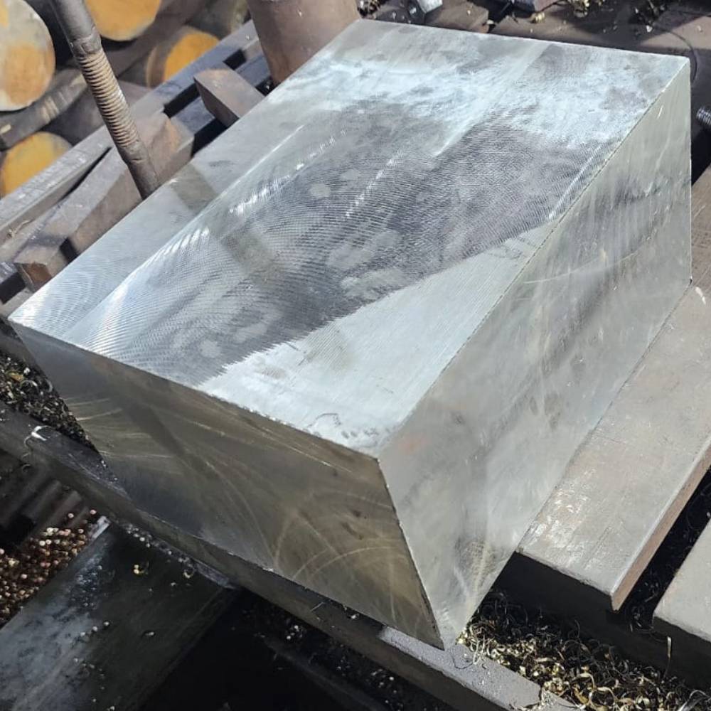 square bars and block / Pressure block